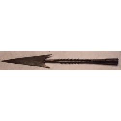 Pointe de lance longue. fer forgé noire , longueur 18cm, total 40cm largeur 4,5cm épaisseur 3mm