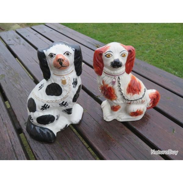 Staffordshire - DUO de chiens pagneuls en cramique  dcor lustr. Angleterre (XIX-XX)