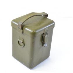 Petite boite en fer style Allemand WW2 optique militaire. Reconstitution matériel boite à pile