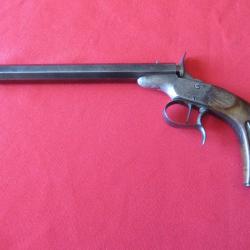 Pistolet Flobert pour tir récréatif de jardin.