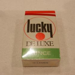 ancienne boîte neuve de lames de rasoir Lucky De Luxe dans son film d'origine