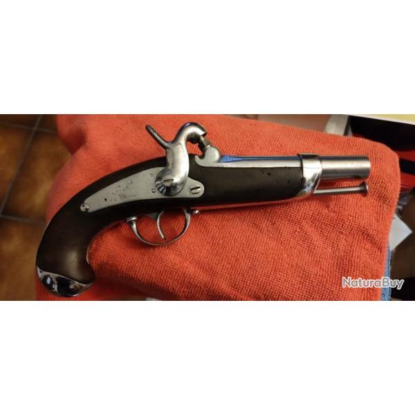 Pistolet rglementaire de gendarmerie 1842 en coffret.