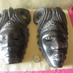 2 masques africains en ebene sculptés à la main