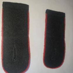 Épaulettes  noires et rouges  Allemand ww2  P231