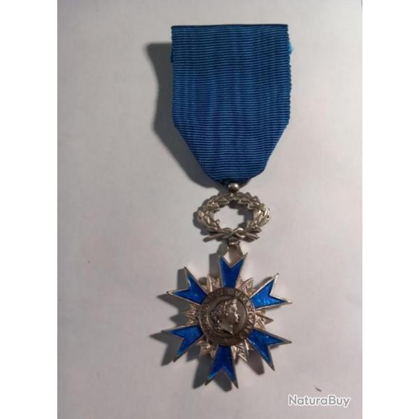 Mdaille Ordre National du Mrite - Chevalier  -  Ordonnance