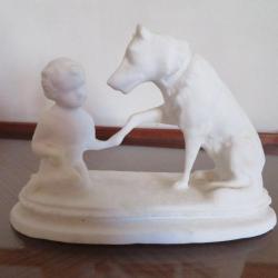 RARE  Sculpture et/ou Presse-papier en pierre calcaire "Enfant avec son chien" (XXé)