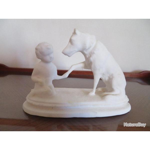 RARE  Sculpture et/ou Presse-papier en pierre calcaire "Enfant avec son chien" (XX)