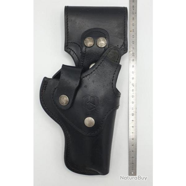 Holster cuir pour revolver.