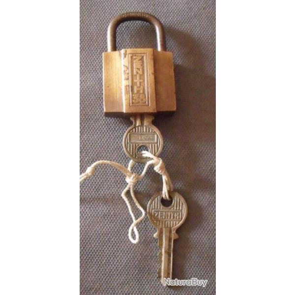 ancien cadenas ZENITH 38 avec 2 cls, fonctionne