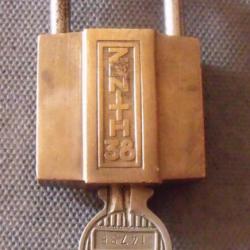 ancien cadenas ZENITH 38 avec 1 clés (3), fonctionne