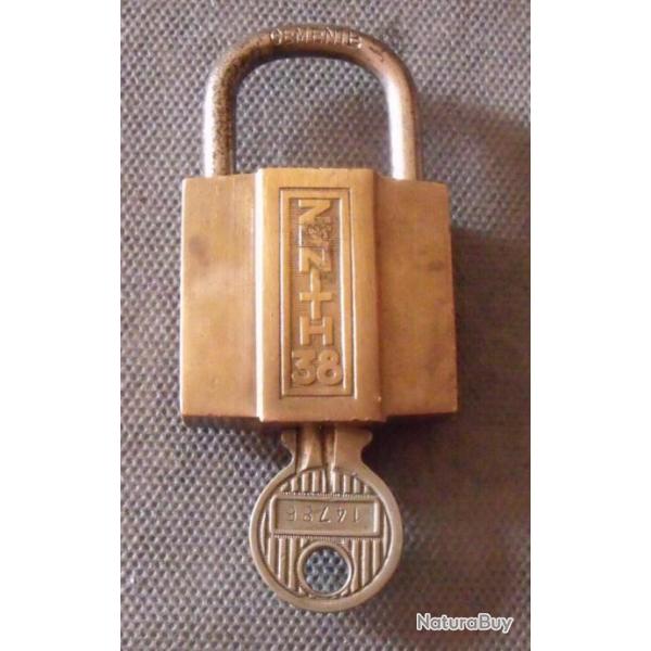 ancien cadenas ZENITH 38 avec 1 cls (3), fonctionne