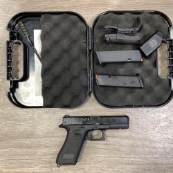 Glock 17 GEN 5 calibre 9X19 avec malette et accessoires