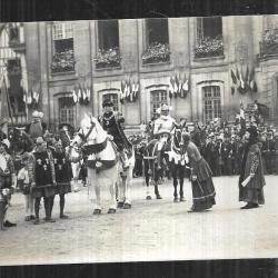 beauvais fêtes de jeanne hachette carte photo louis XI à cheval, chien, étendard royal
