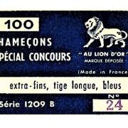 ancien leurre de pêche marque le lion d or sur carton