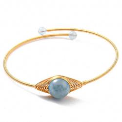 Bracelet manchette doré avec perles d'aigue-marine