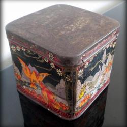 Ancienne Boîte à Thé Anglaise en Tôle à Décor Japonais-Boite à thé articulée en tôle-Boite en métal