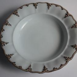 Assiette porcelaine Thun Klösterle Vienne Autriche XIXe siècle