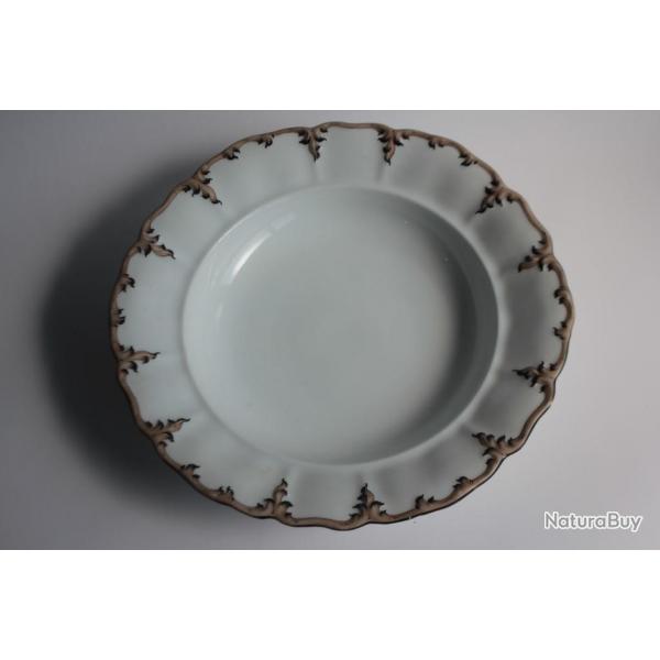 Assiette porcelaine Thun Klsterle Vienne Autriche XIXe sicle