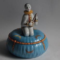 Bonbonnière porcelaine Limoges Pierrot musicien