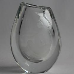 KOSTA BODA Vase cristal Femme Le Bain Vicke Lindstrand LG152