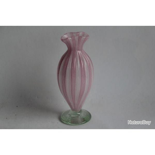 MURANO Vase latticino verre souffle filigrane blanc et rose