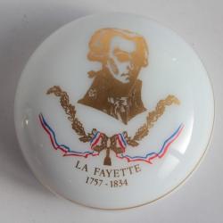SAINT LOUIS Presse-papier cristal opalin La Fayette