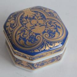 PATEK PHILIPPE Bonbonnière porcelaine Montre bleu or 2000