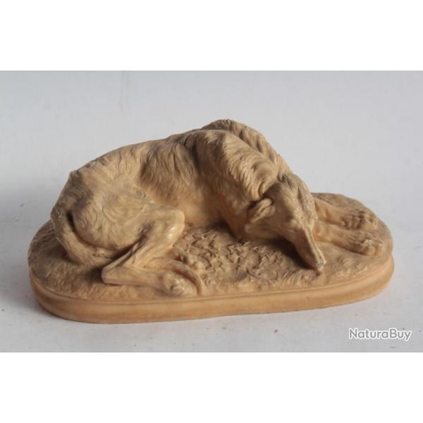 Sculpture chien Lvrier calcaire Fontaines ptrifiantes
