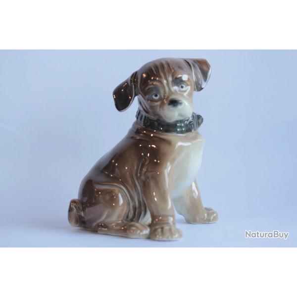 Jeune chien porcelaine Karl Ens Volkstedt Allemagne