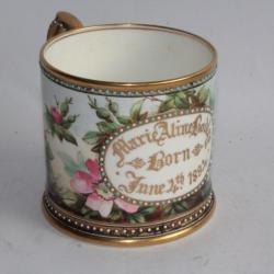 Tasse de baptême porcelaine émaillée Marie Aline Bodley 1894