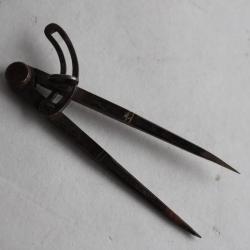 Ancien compas à secteur outil Art populaire