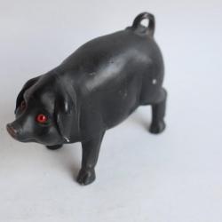 Ancien cochon en porcelaine
