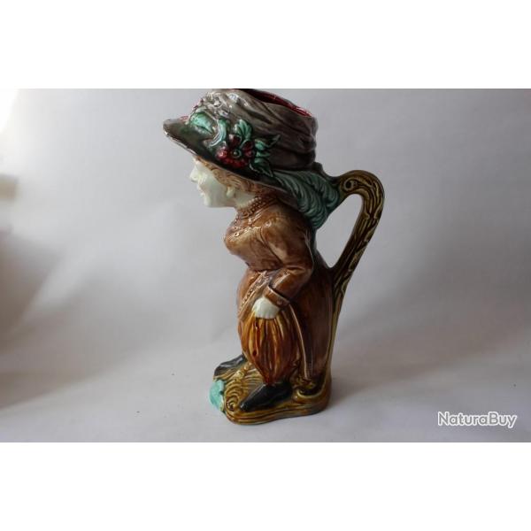 Pichet barbotine ONNAING 784 La jupe-culotte