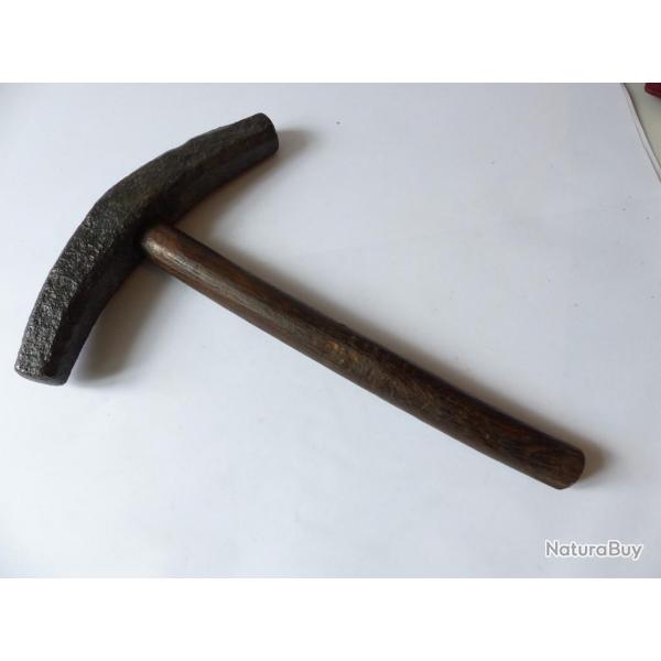 Imposant marteau ancien Art populaire outil