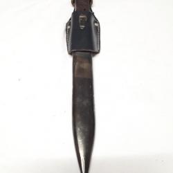 Baïonnette mauser avec son porte baïonnette en cuir noir     P123