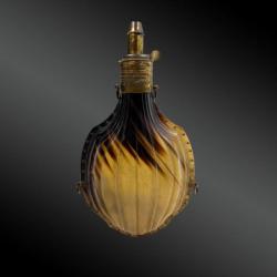 Poire à poudre à bec, grand modèle, en corne claire et transparente - France - XIXème siècle