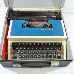 Machine à écrire vintage Underwood 315 typewriter. Fonctionnelle. Déco bureau bleu ancien ancienne