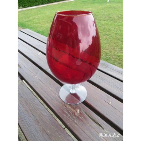 VINTAGE - Grand vase de couleur rouge en verre souffl italien de Empoli des annes 1950-60.