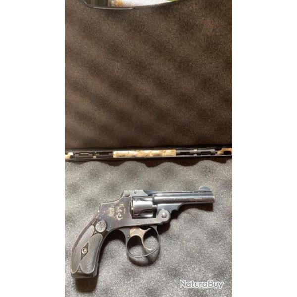 Magnifique Smith & Wesson "Safety hammerless" 3eme modle en .32 - catgorie D