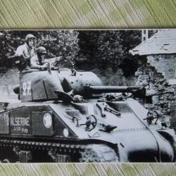 Photo réédition -15 cms x 10 Char Sherman de la 2ème DB en Normandie