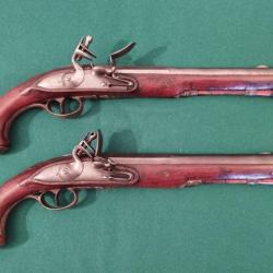 Paire de pistolets d'Officier de chevalerie  d'époque Empire 1804-1814.