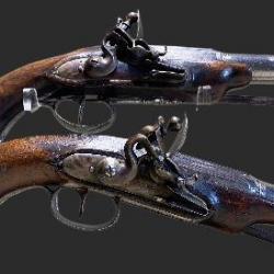 Très belle et rare paire de pistolets à silex du XVIII ième siècle en TB état
