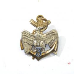Insigne 3e Régiment d'Infanterie de Marine, 3 RIMa BAZEILLES, dos plat lisse, argenté. Drago G2479