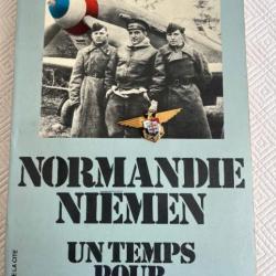 WW2 petit lot FAFL insigne + livre