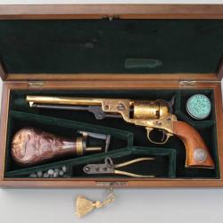 Exceptionnelle réplique du Colt modèle 1851 Navy plaquée or