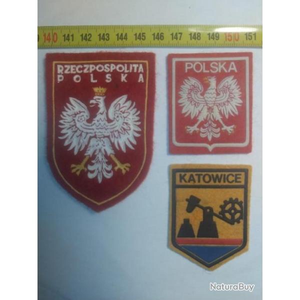 Lot cussons tissu brods : "POLSKA", "RZECZPOSPOLITA POLSKA", "KATOWICE".