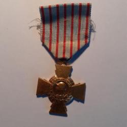 médaille militaire CROIX  DU COMBATTANT
