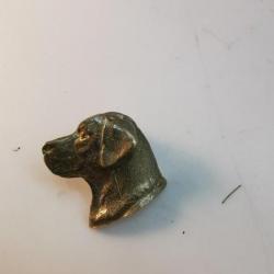 Pin's tête de Labrador en bronze