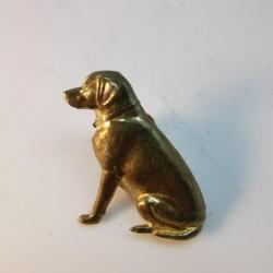 Pin's chien Labrador en bronze
