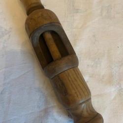 Ancienne Bouchonneuse en bois de 27 cm de long Vintage Tb état